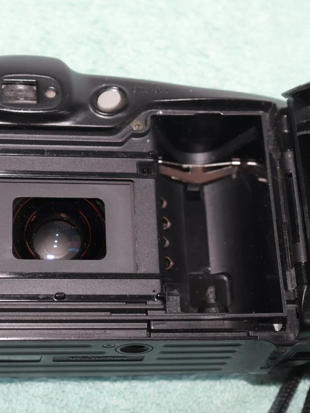 Minolta Freedom Action Zoom AF 35mm Film Camera Point & Shoot
